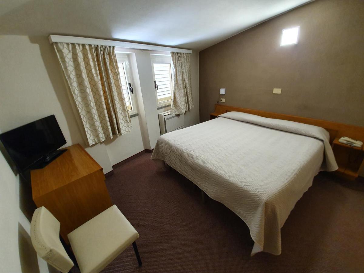 Hotel Giovanna Монтекатини-Терме Экстерьер фото